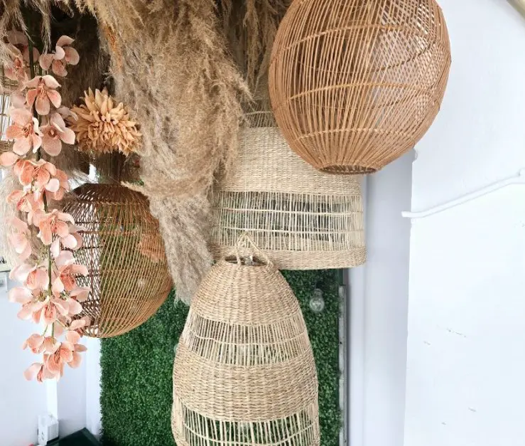 Lampa ratanowa